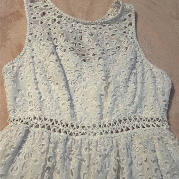 Elegant White Eyelet Lily Pulitzer Dress - Picture 3 of 4